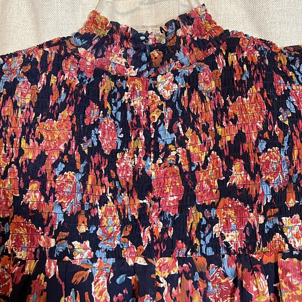 THML Navy Floral Top Size Small - Picture 4 of 9